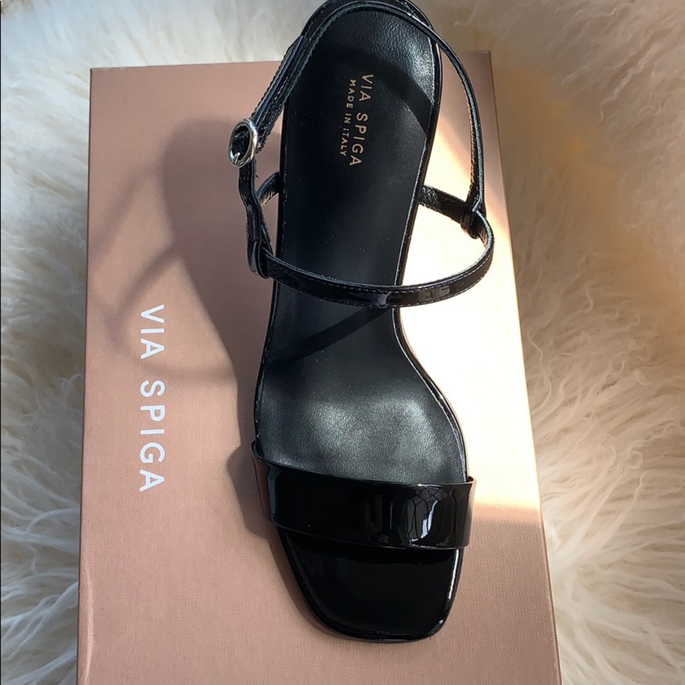NEW!!!!❤️Beautiful Via Spiga Italian sandals!!! - Picture 3 of 7
